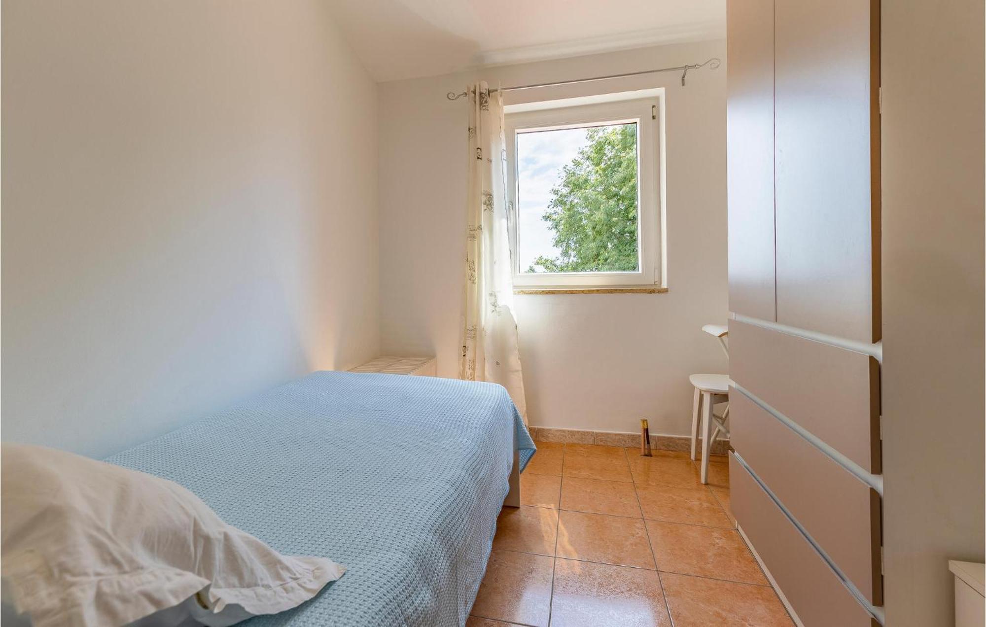 2 Bedroom Beautiful Apartment In Премантура Экстерьер фото
