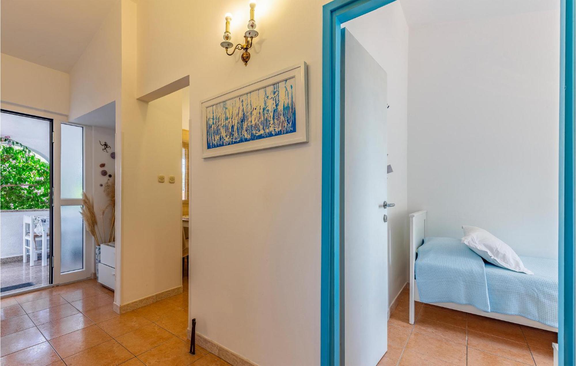 2 Bedroom Beautiful Apartment In Премантура Экстерьер фото